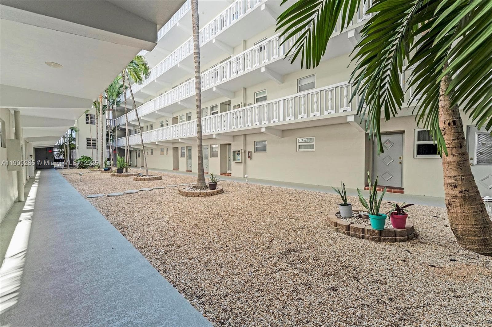Third Gulfstream · #103G in Hallandale Beach - Photo 1