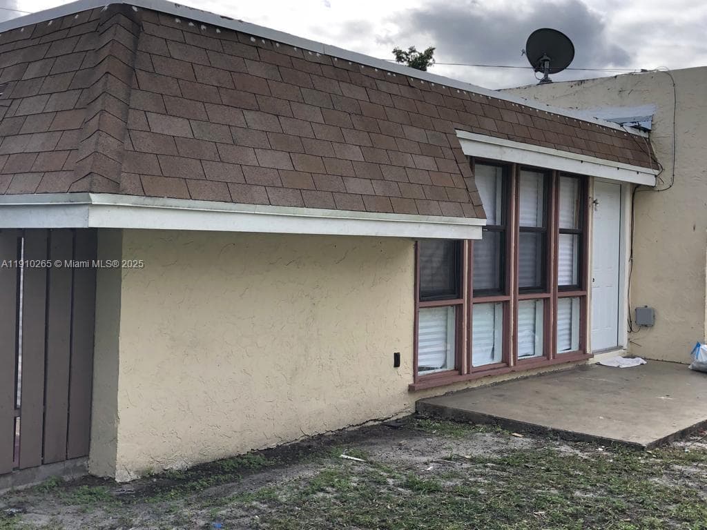 1312 NW 8th Ave photo 1