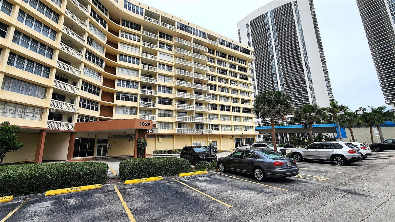IMPERIAL TOWERS CONDO · #209 in Hallandale Beach - Photo 1