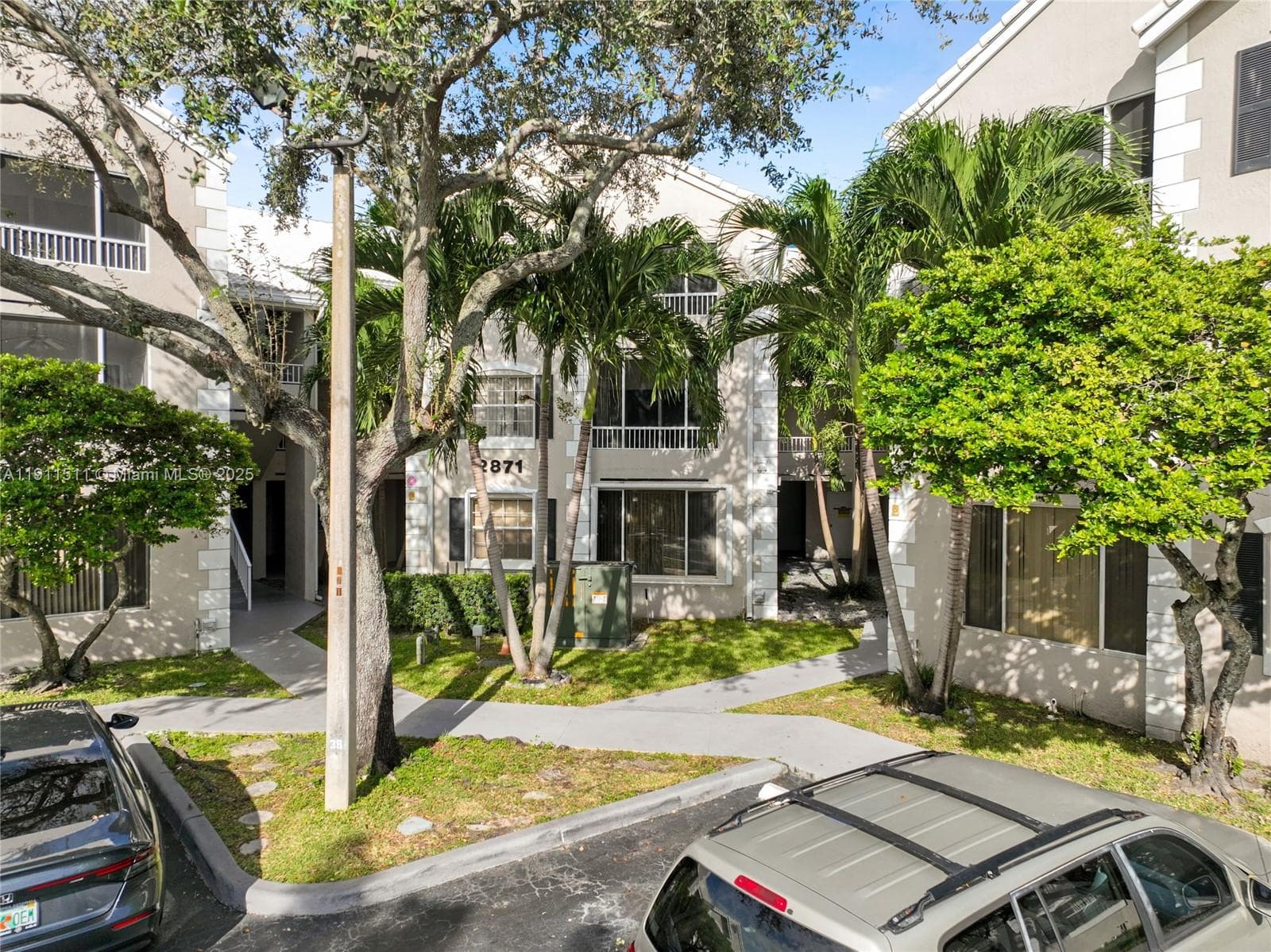 Lakeview Club Condo · #210 in Oakland Park - Photo 1