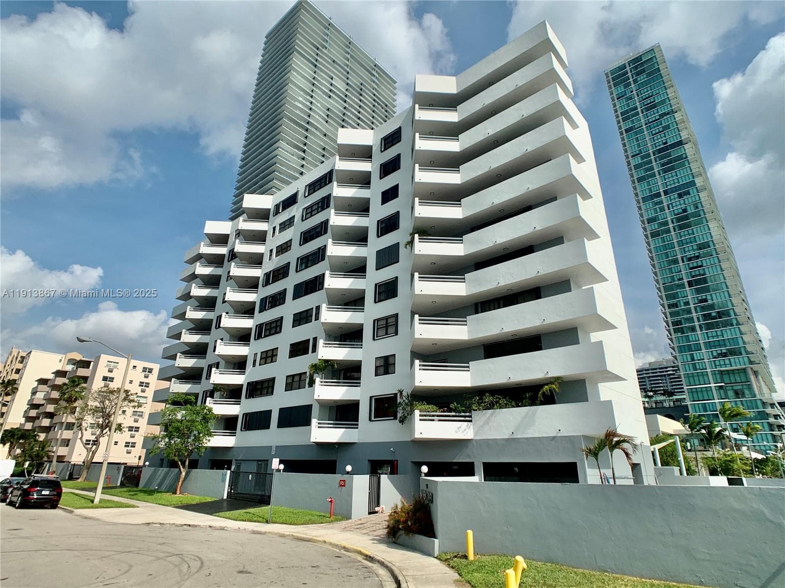 BAYVIEW TOWER CONDO · #PH1004 in Miami - Photo 1
