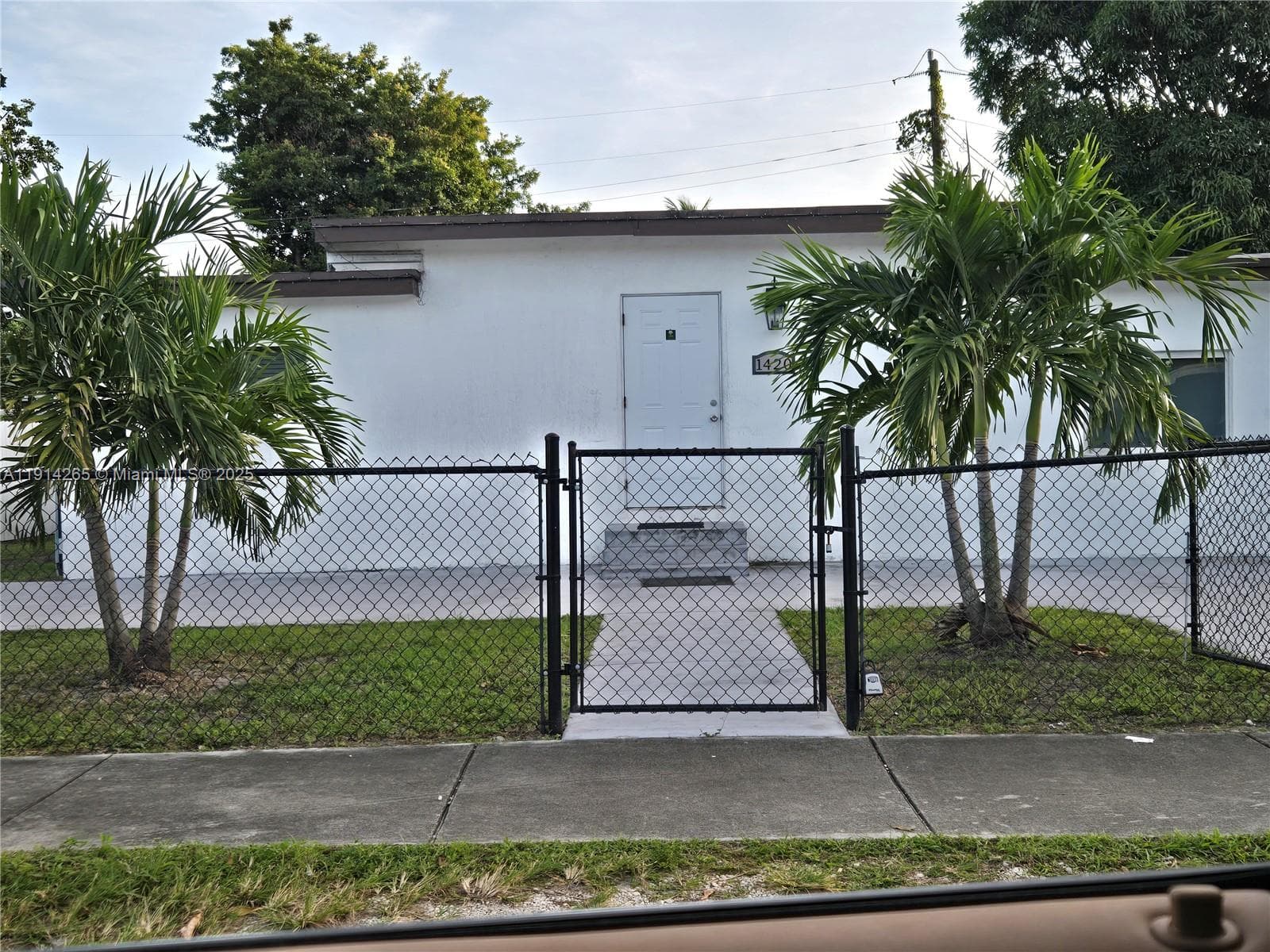 1420 NW 116th St photo 1