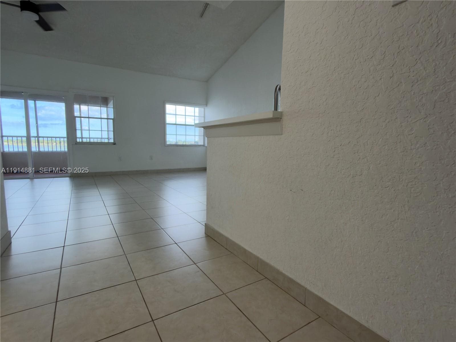 LAKEVIEW CLUB CONDO · #304 in Oakland Park - Photo 1