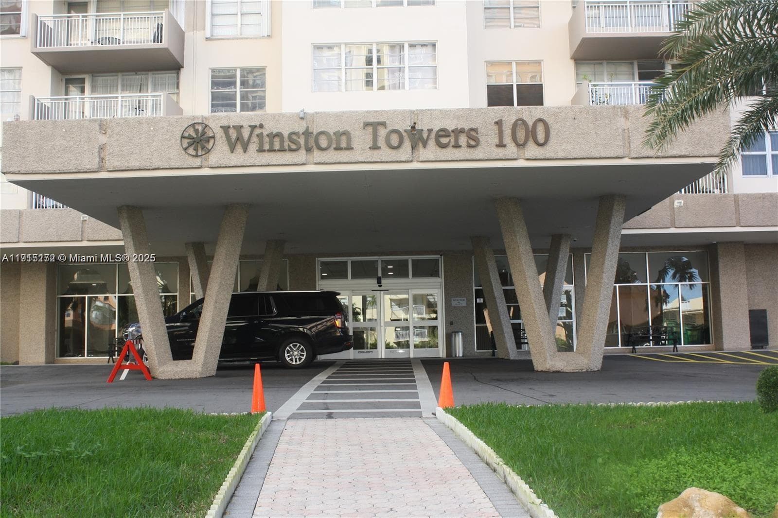 Winston Towers 100 · #1809 in Sunny Isles Beach - Photo 1