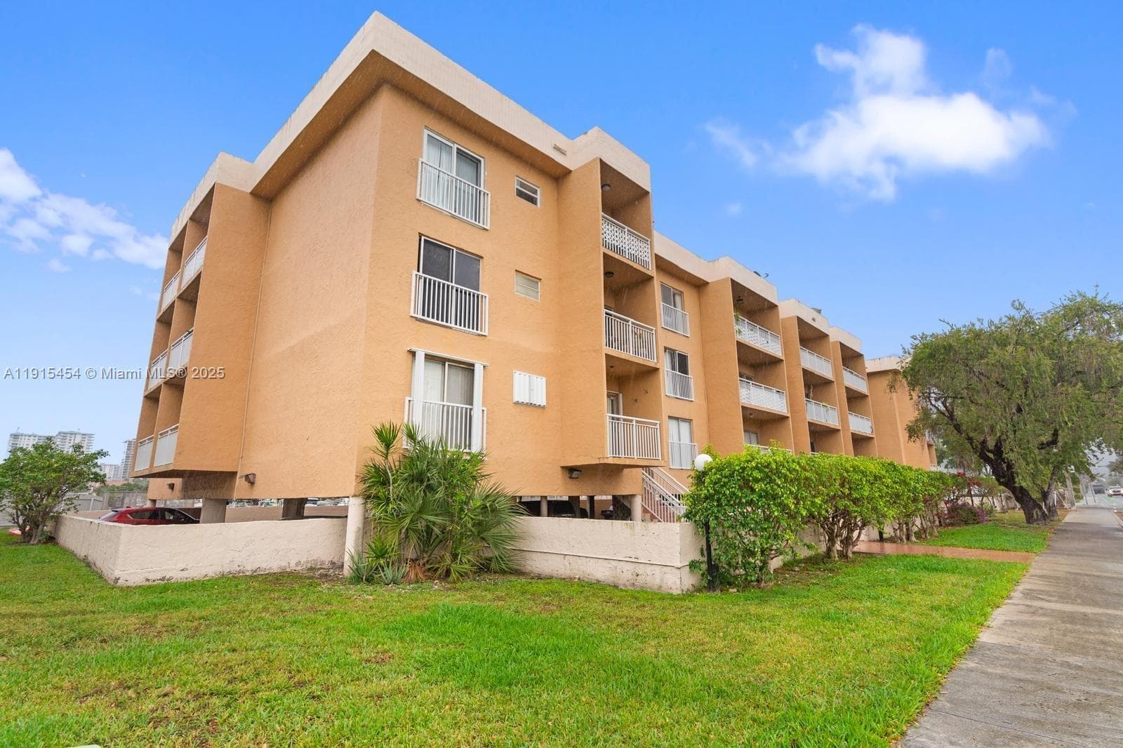 FLORENCE CONDO · #104 in North Miami Beach - Photo 1