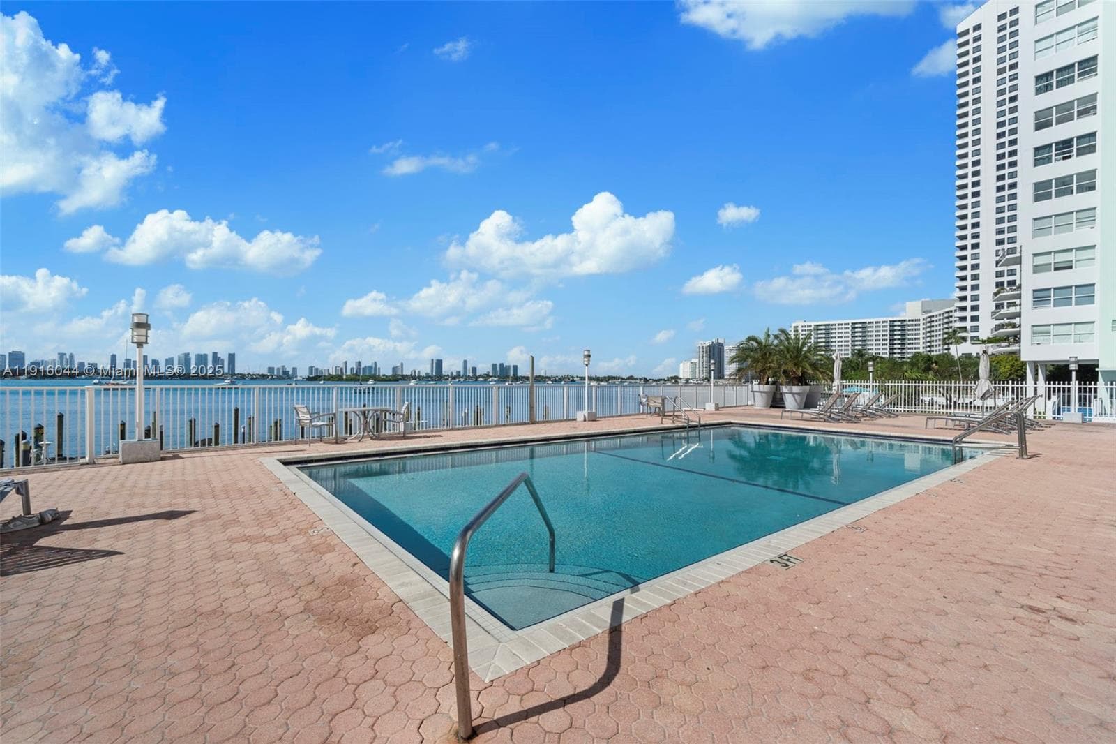 BAYVIEW TERR CONDO · #605 in Miami Beach - Photo 1