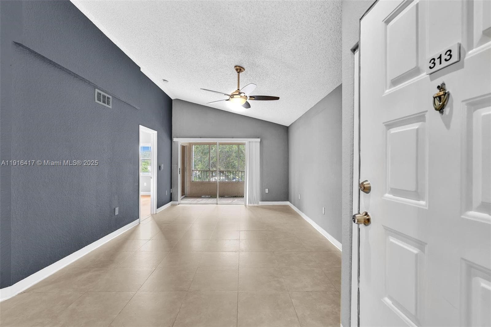 LAKEVIEW CLUB CONDO · #313 in Oakland Park - Photo 1