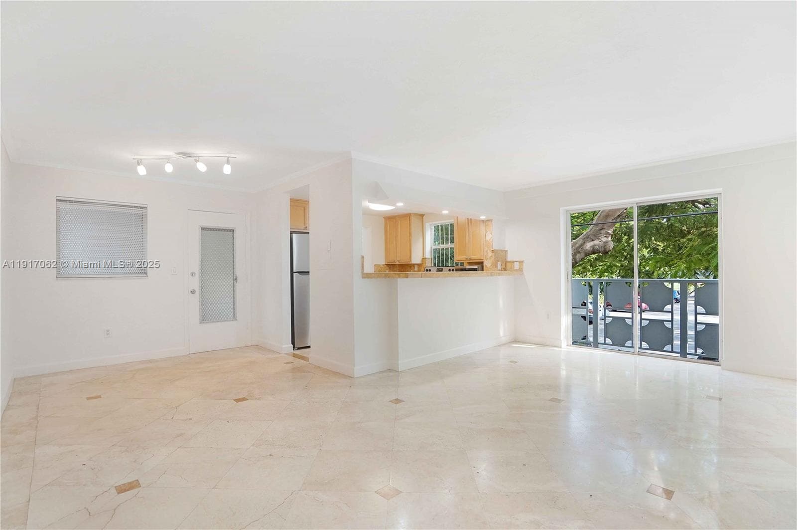 JEFFERSON PARK CONDO · #205 in Miami Beach - Photo 1