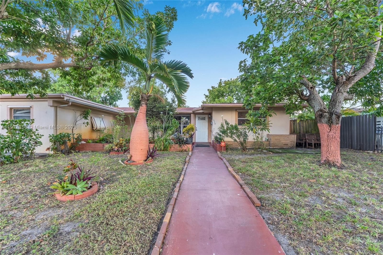 550 SW 38th Ter #0 photo 1