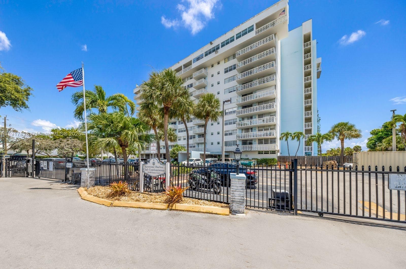 KEYSTONE HARBOR CLUB COND · #1105 in North Miami - Photo 1