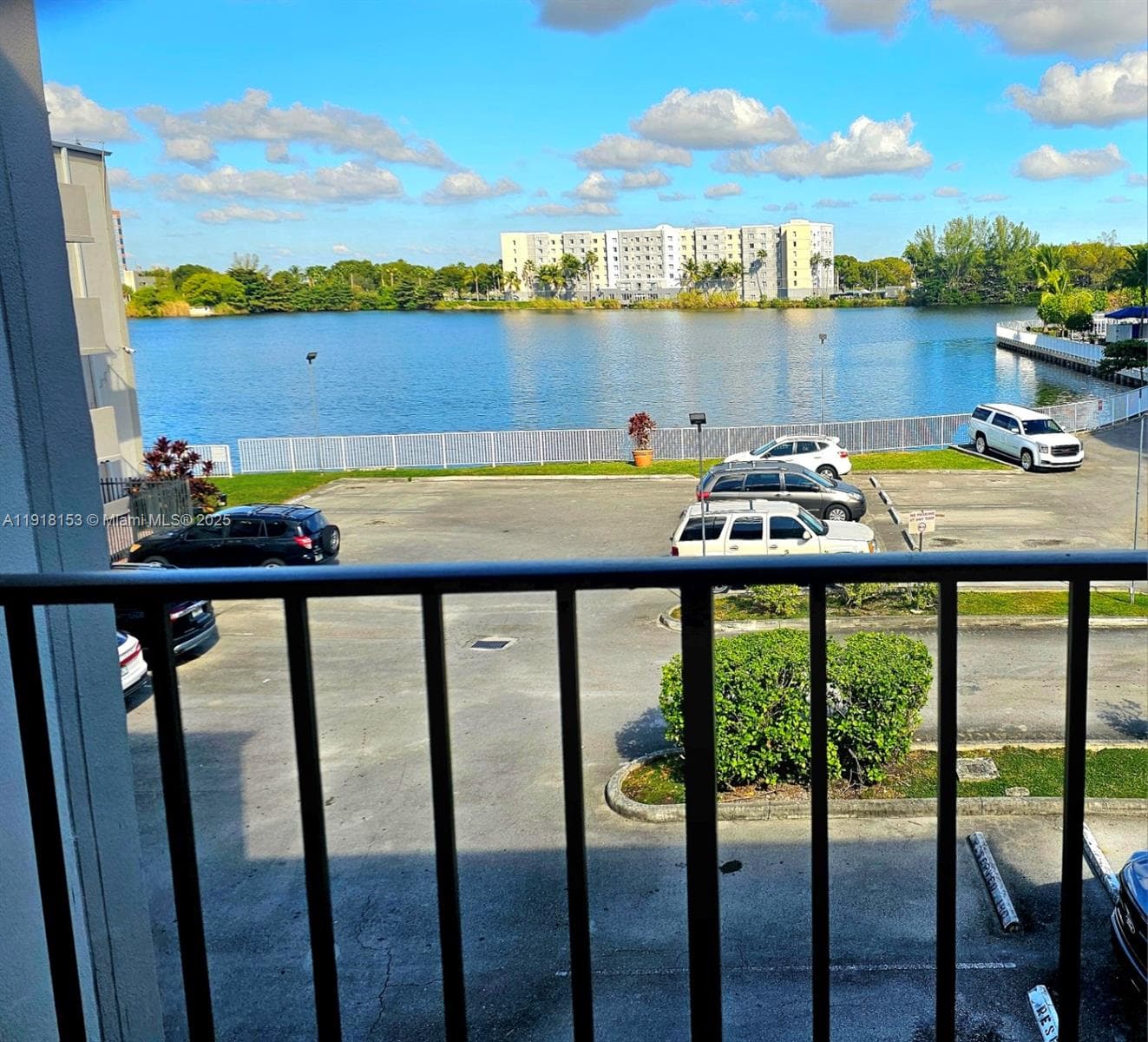 EL LAGO CONDO · #E302 in Miami - Photo 1