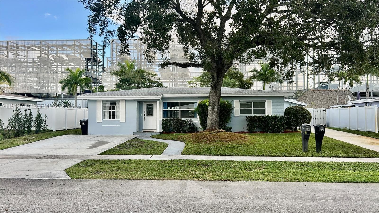 1810 SW 22nd Ave #FRONT photo 1