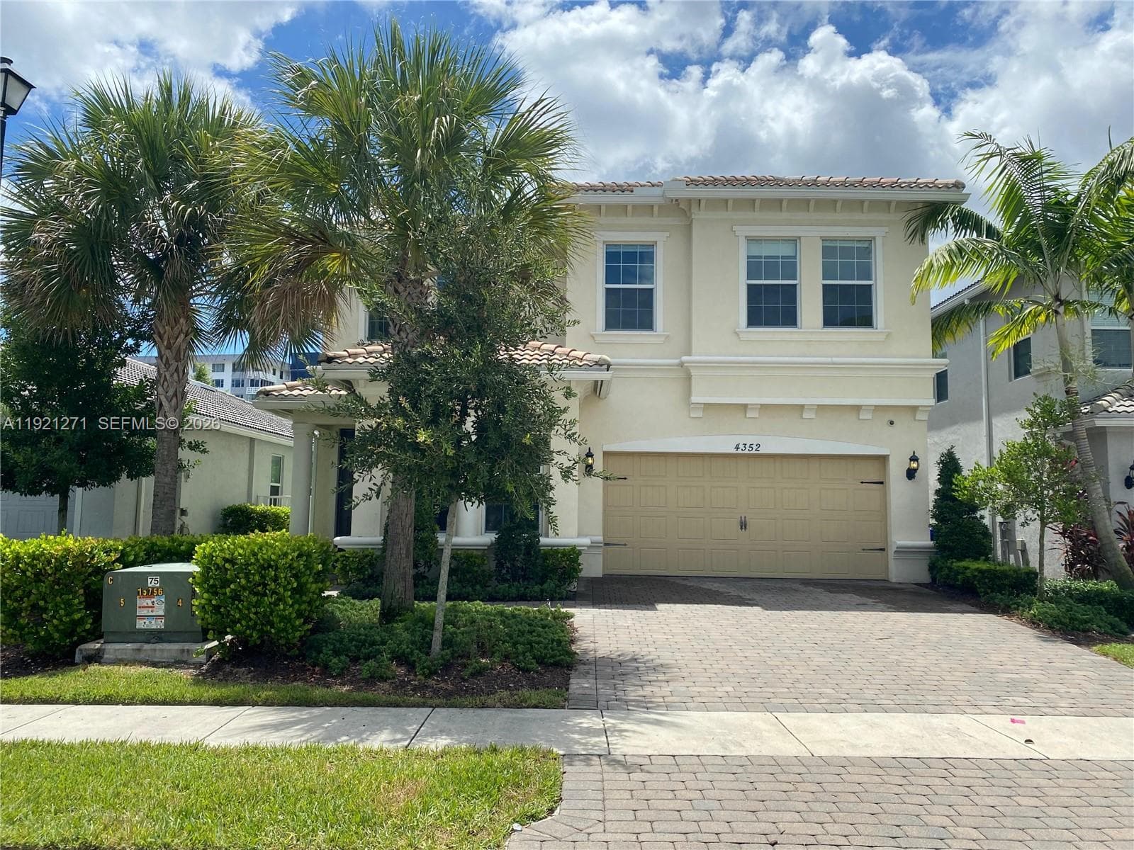 4352 Large Leaf Ln photo 1