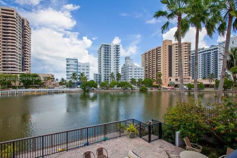 OCEAN LAKEVIEW CONDO · #201 in Miami Beach - Photo 1