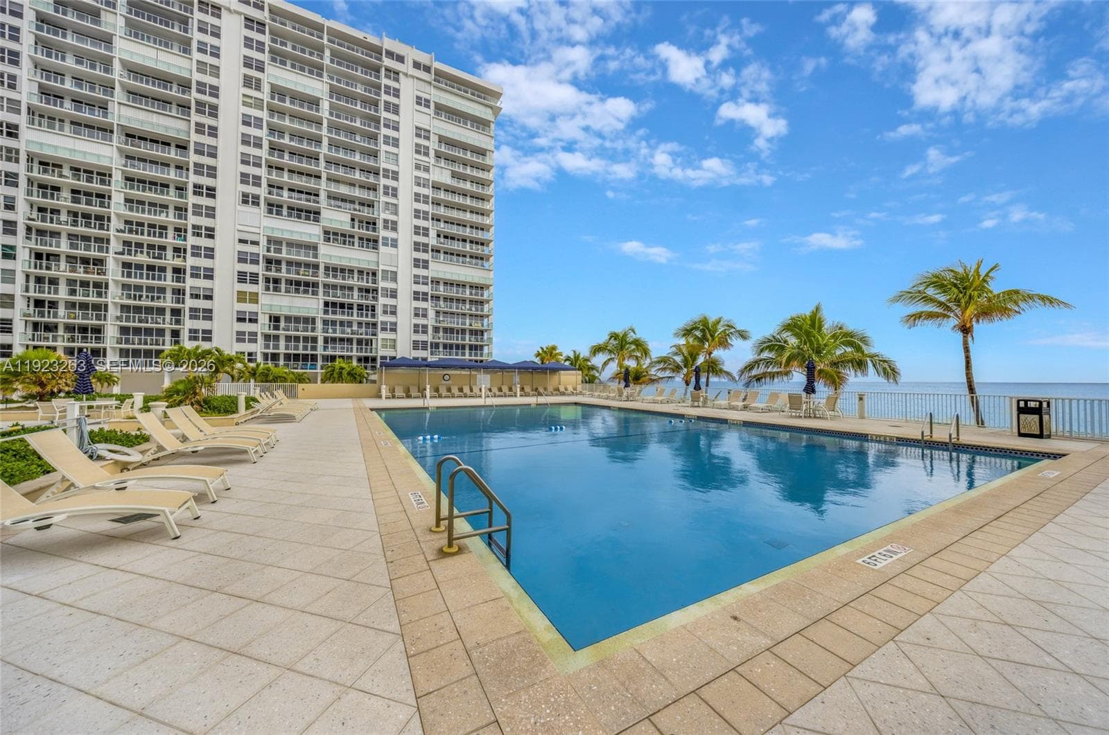 Plaza East Condo · #10L in Fort Lauderdale - Photo 1