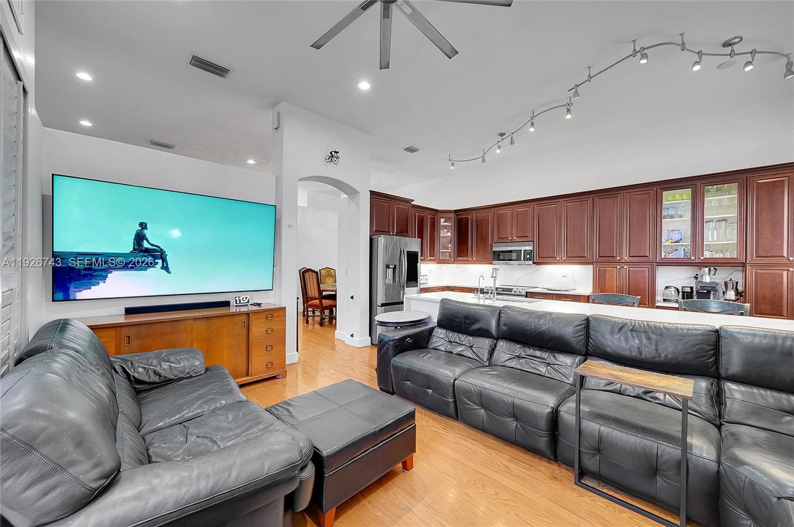 1135 Satinleaf St photo 1