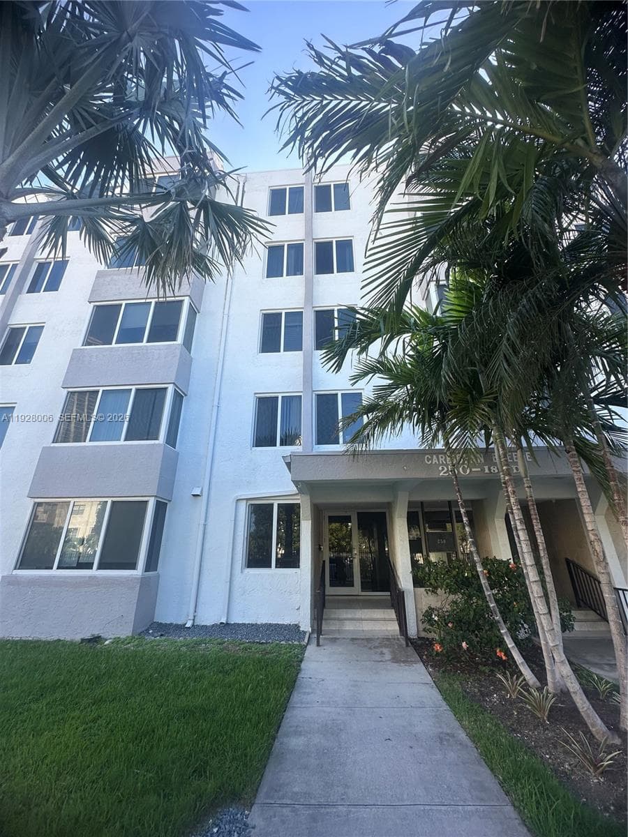 CARIBBEAN BREEZE CONDO · #254 in Sunny Isles Beach - Photo 1