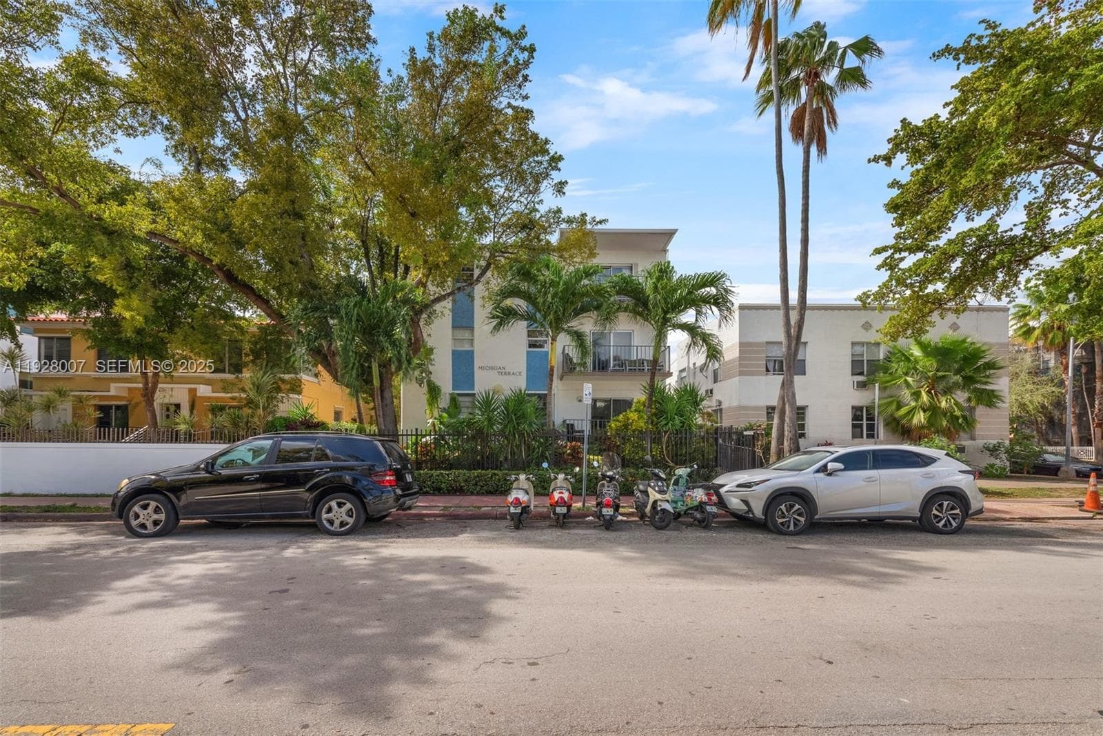 MICHIGAN TERRACE CONDO · #303 in Miami Beach - Photo 1