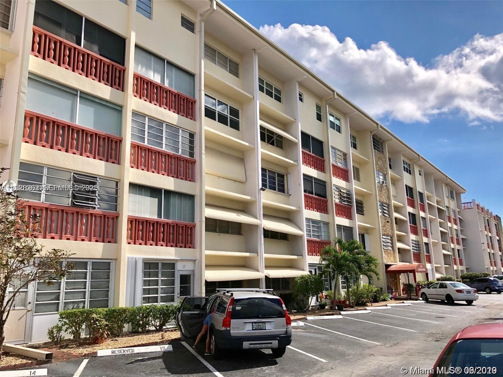 FIRST GULFSTREAM GARDENS · #407B in Hallandale Beach - Photo 1