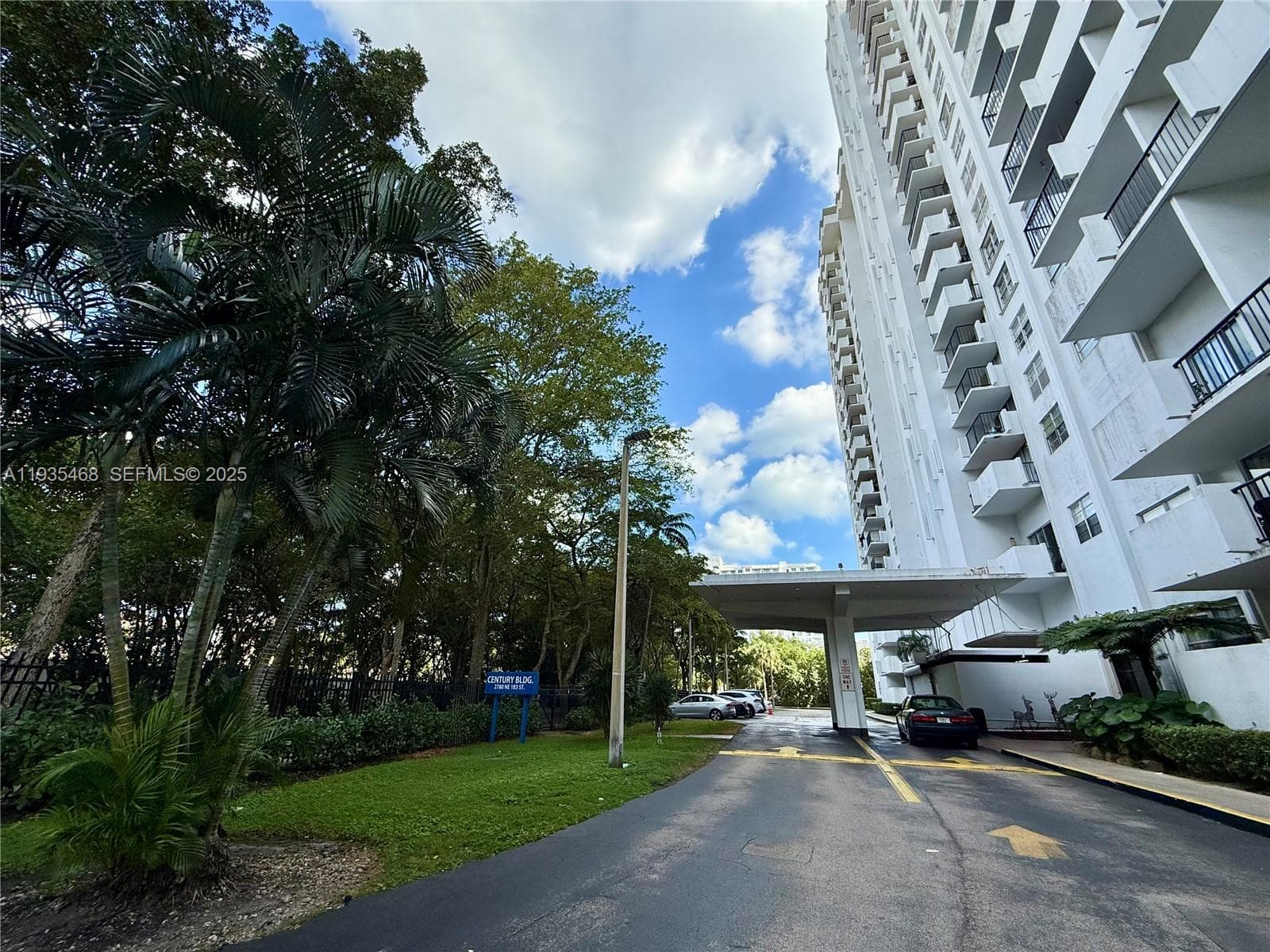 COMMODORE PLAZA CONDO · #514 in Aventura - Photo 1