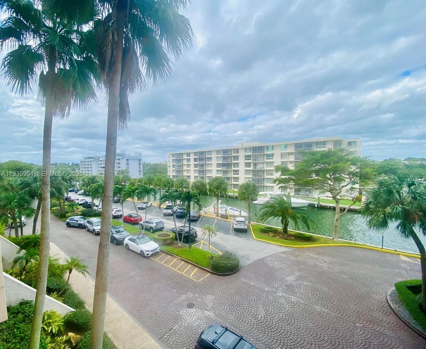 CRICKET CLUB CONDO · #411 in Miami - Photo 1