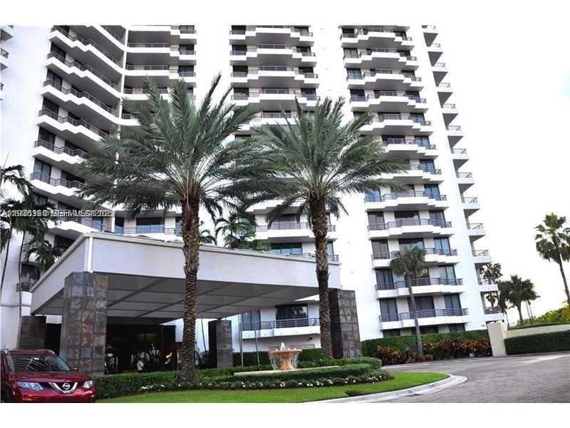 PARC CENTRAL AVENTURA SOU · #518 in Aventura - Photo 1