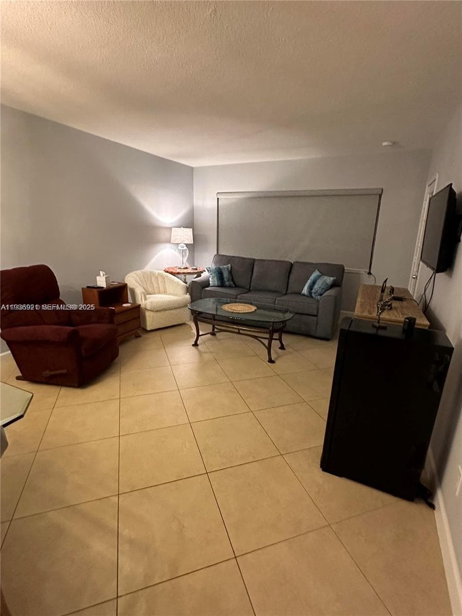 LEISURE GARDENS CONDO · #102E in Lauderdale By The Sea - Photo 1
