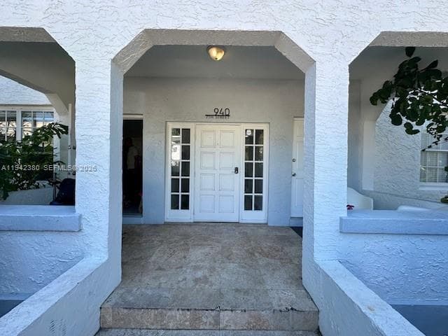 FRIENDLY CORNER CONDO · #940D in Miami Beach - Photo 1