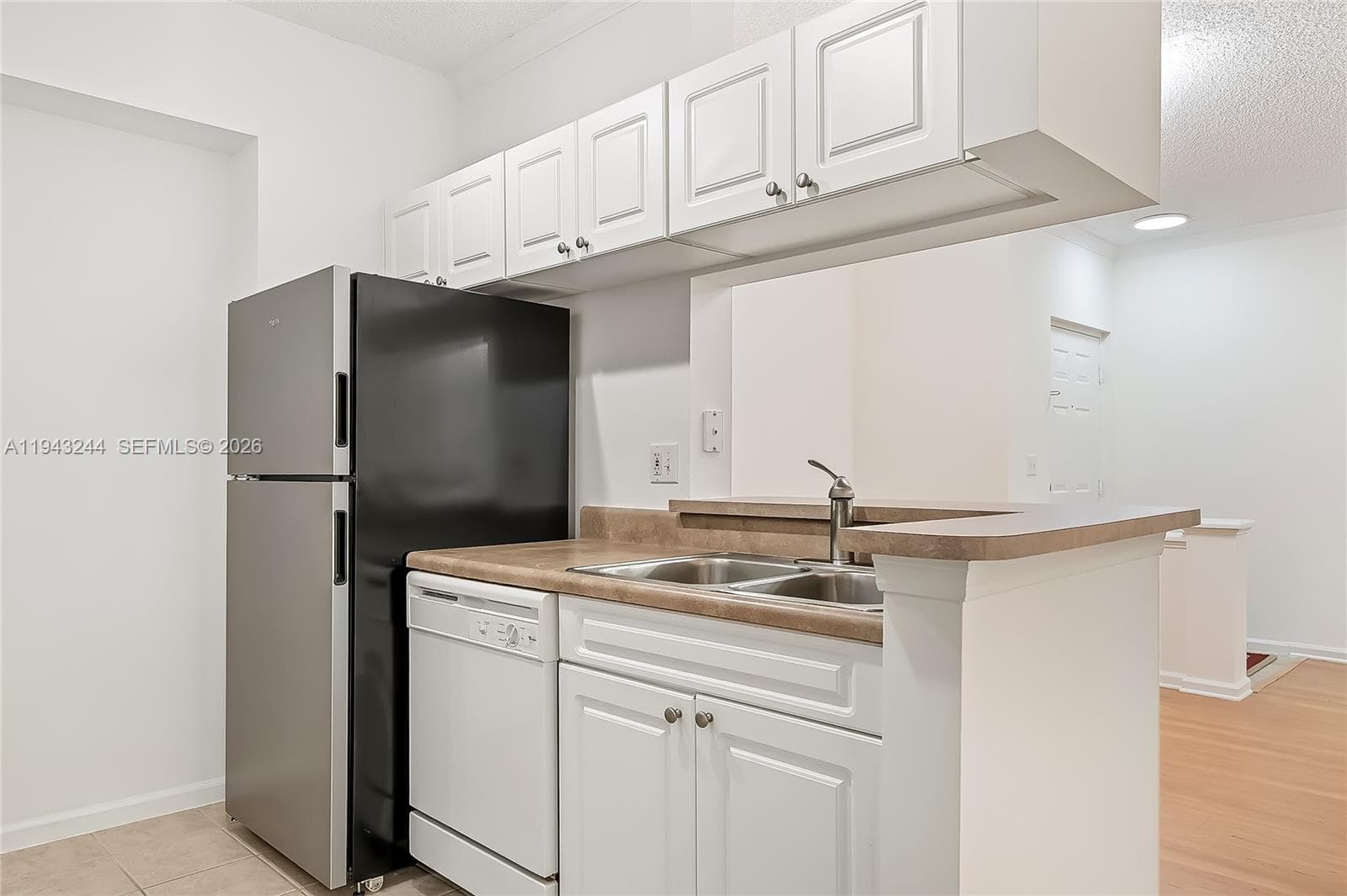 Porto Bellagio · #2301 in Sunny Isles Beach - Photo 1