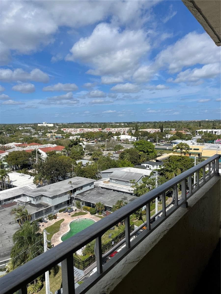 VICTORIA PARK TOWER CONDO · #1004 in Fort Lauderdale - Photo 1