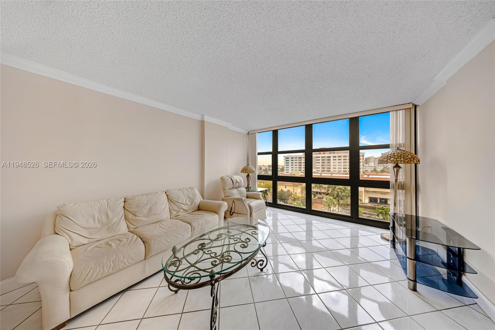 AVANT GARDE CONDO · #706 in Hallandale Beach - Photo 1