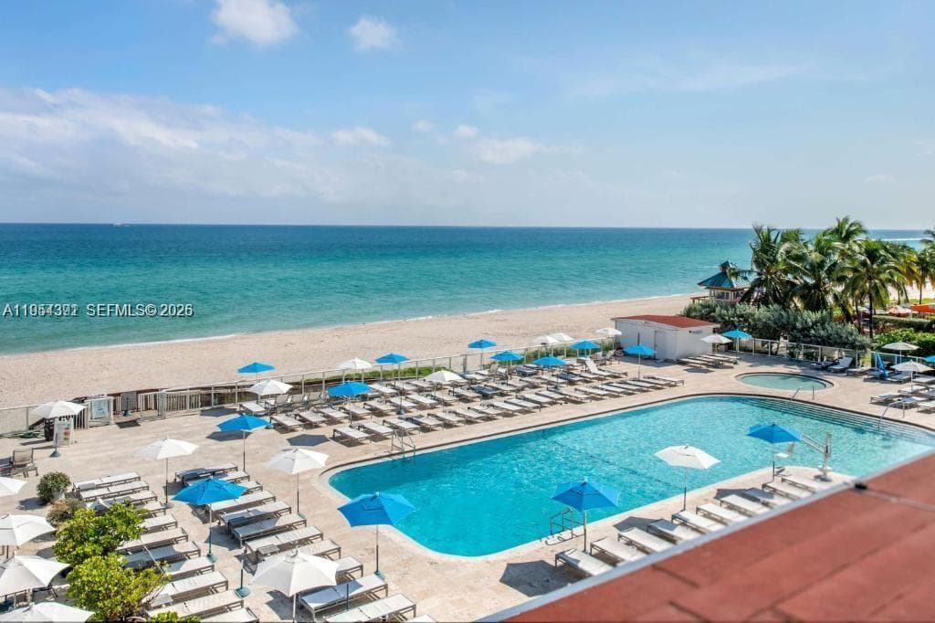 Aventura Beach Club #436