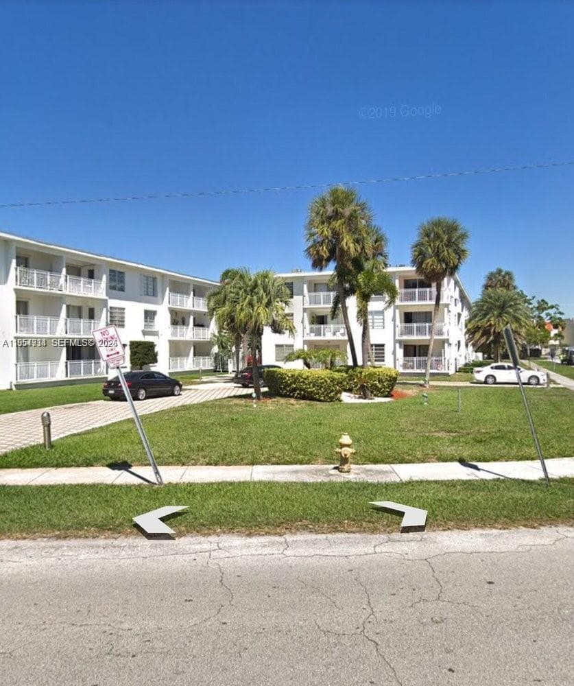 LIDO BAY MANOR · #201 in Miami - Photo 1