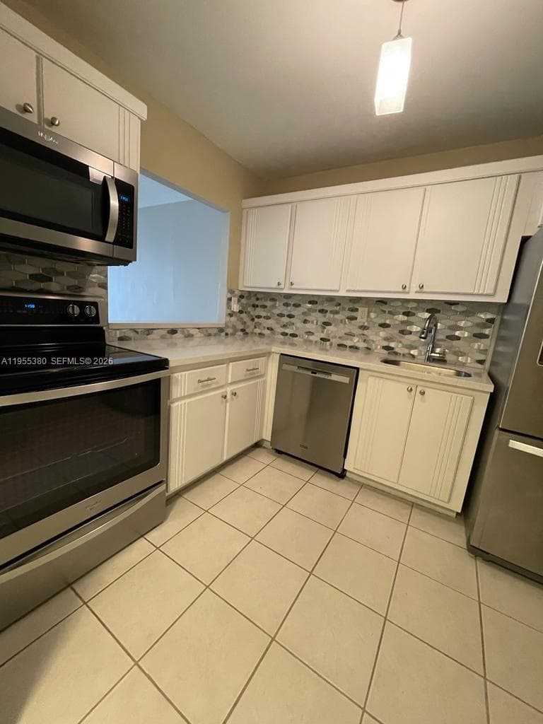 OCEANVIEW PARK CONDO · #1016 in Hallandale Beach - Photo 1