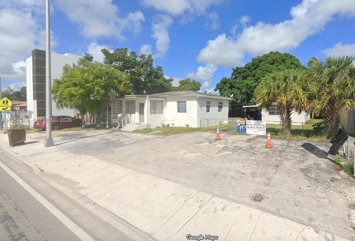 309 E 49th St photo 1