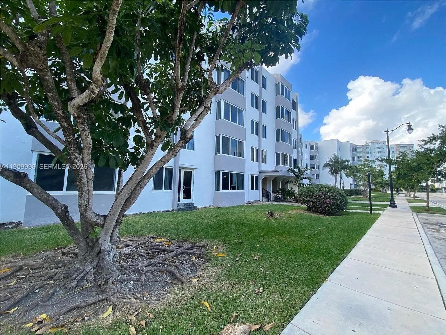 CARIBBEAN BREEZE CONDO · #158 in Sunny Isles Beach - Photo 1