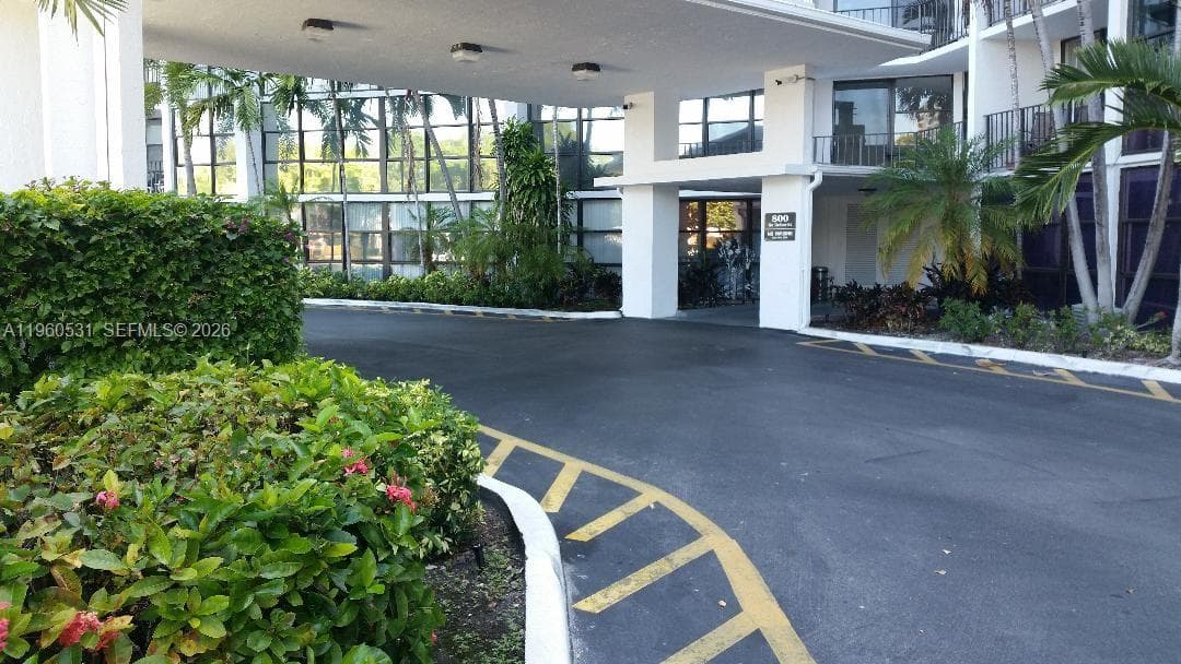 OCEANVIEW PARK CONDO · #416 in Hallandale Beach - Photo 1
