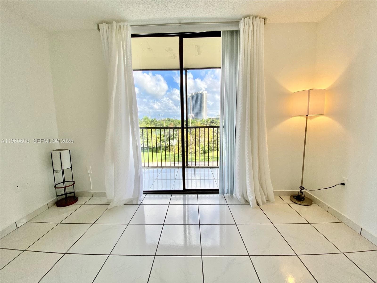 WOODSIDE APTS CONDO · #A536 in North Miami Beach - Photo 1