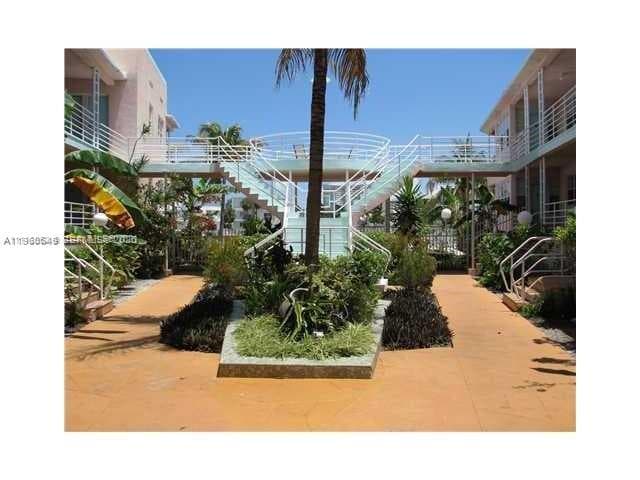 BAY DRIVE CONDO · #13 in Miami Beach - Photo 1