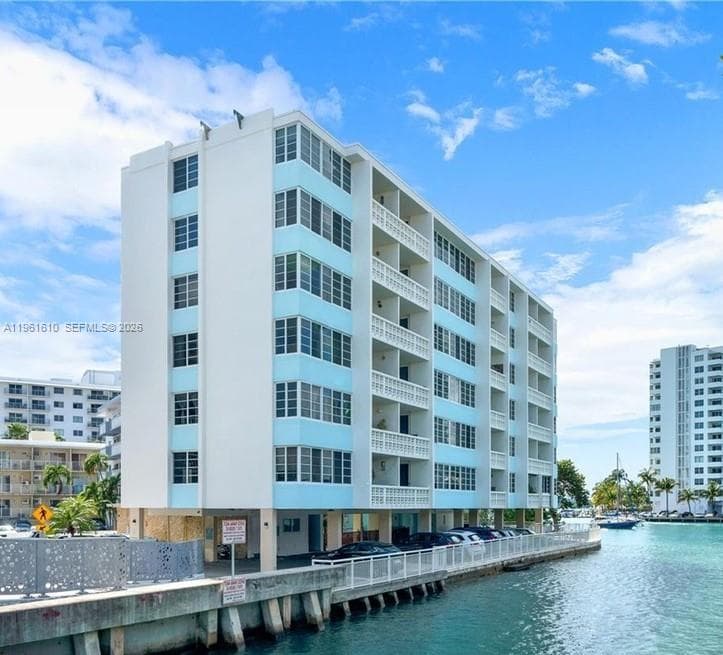 BONNE VIE CONDO · #3B in Miami Beach - Photo 1