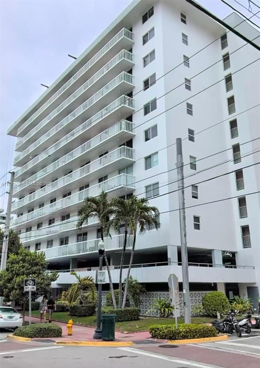 THE PRESIDENTIAL CONDO · #716 in Miami Beach - Photo 1