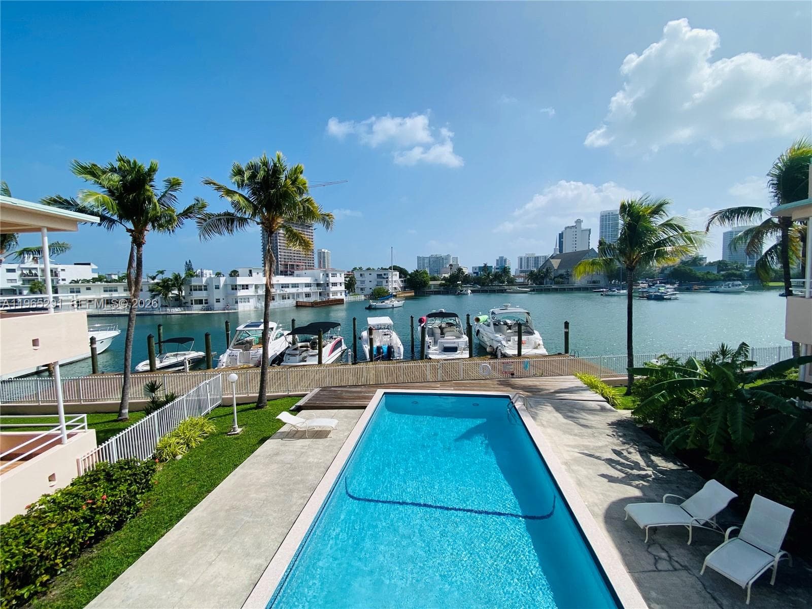 BAY DRIVE CONDO · #11 in Miami Beach - Photo 1