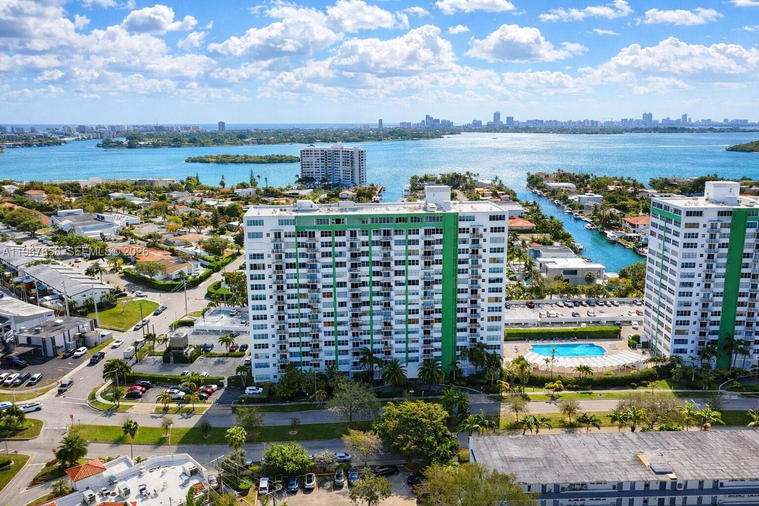 Bayview Towers · #B306 in North Miami - Photo 1