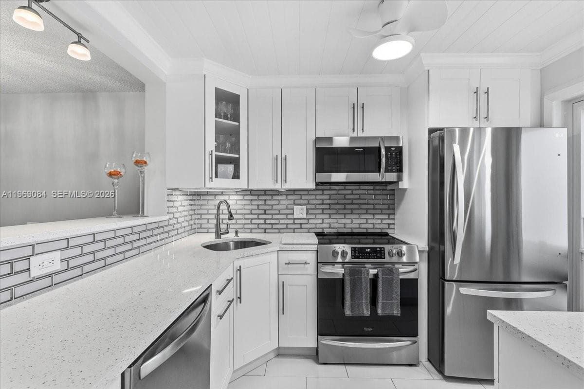 OCEANSIDE NORTH CONDO · #405 in Pompano Beach - Photo 1