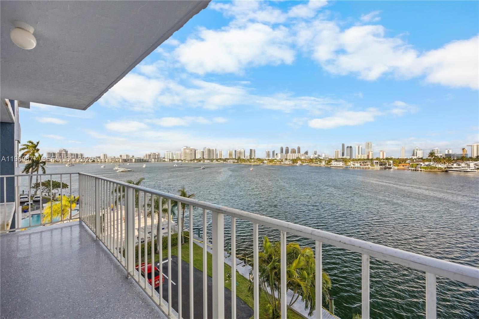 REEF SOUTH CONDO · #5J in North Miami Beach - Photo 1