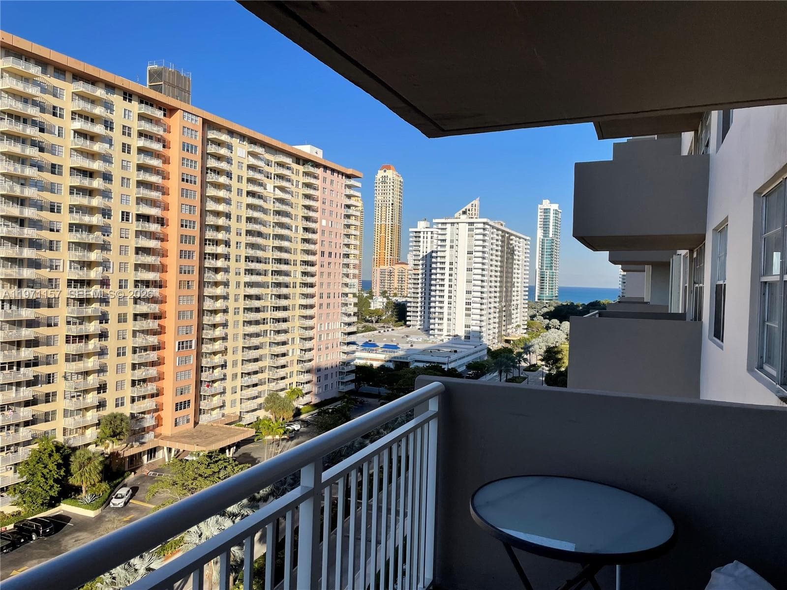 WINSTON TOWERS 100 CONDO · #1215 in Sunny Isles Beach - Photo 1