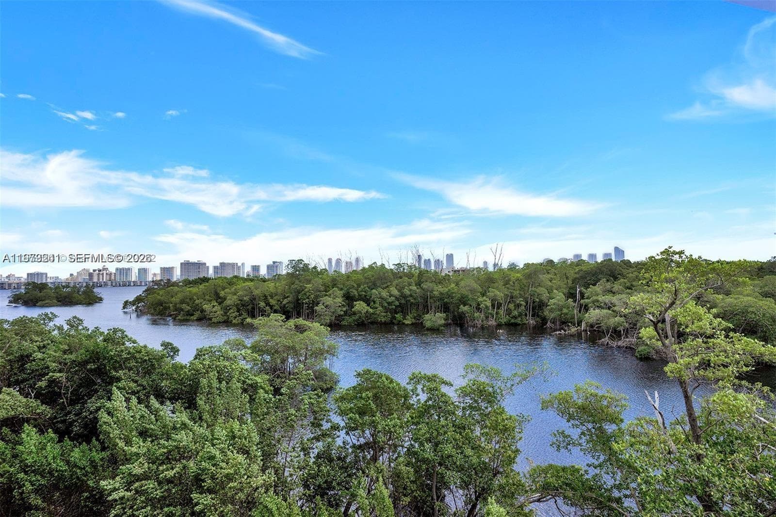 THE HARBOUR SOUTH CONDO · #421 in North Miami Beach - Photo 1
