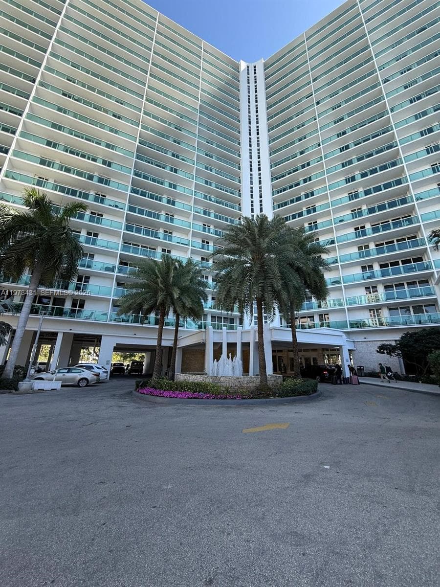 ARLEN HOUSE EAST CONDO · #610 in Sunny Isles Beach - Photo 1