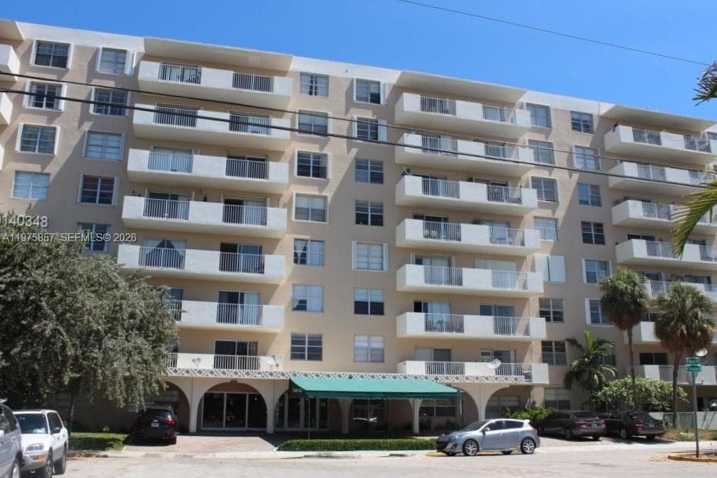 ISLAND PLACE · #4L in North Bay Village - Photo 1