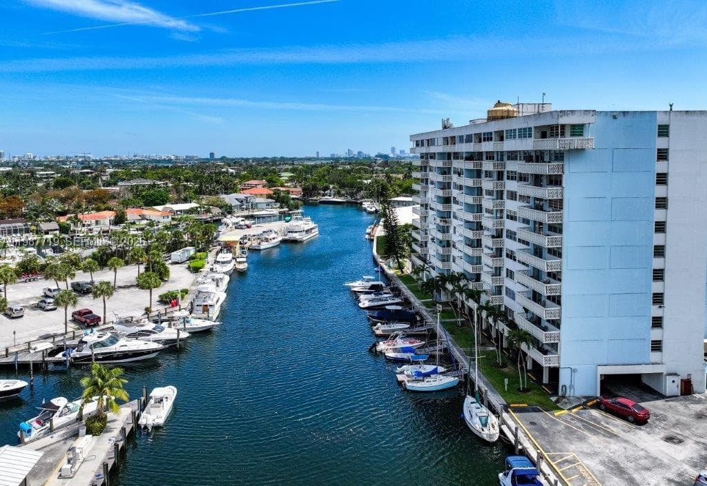 KEYSTONE HARBOR CLUB COND · #512 in North Miami - Photo 1